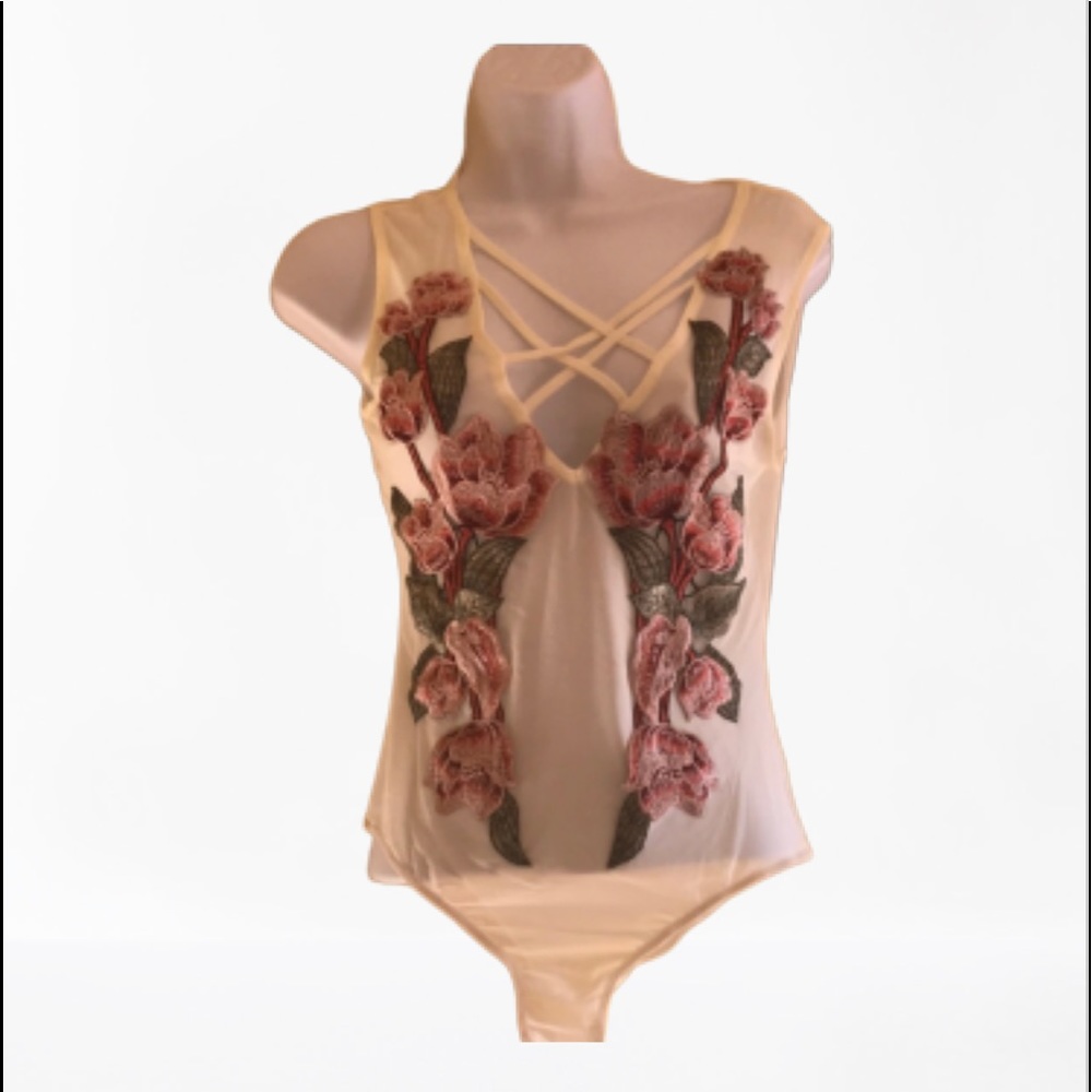 Top Chic Floral Bodysuit size Small